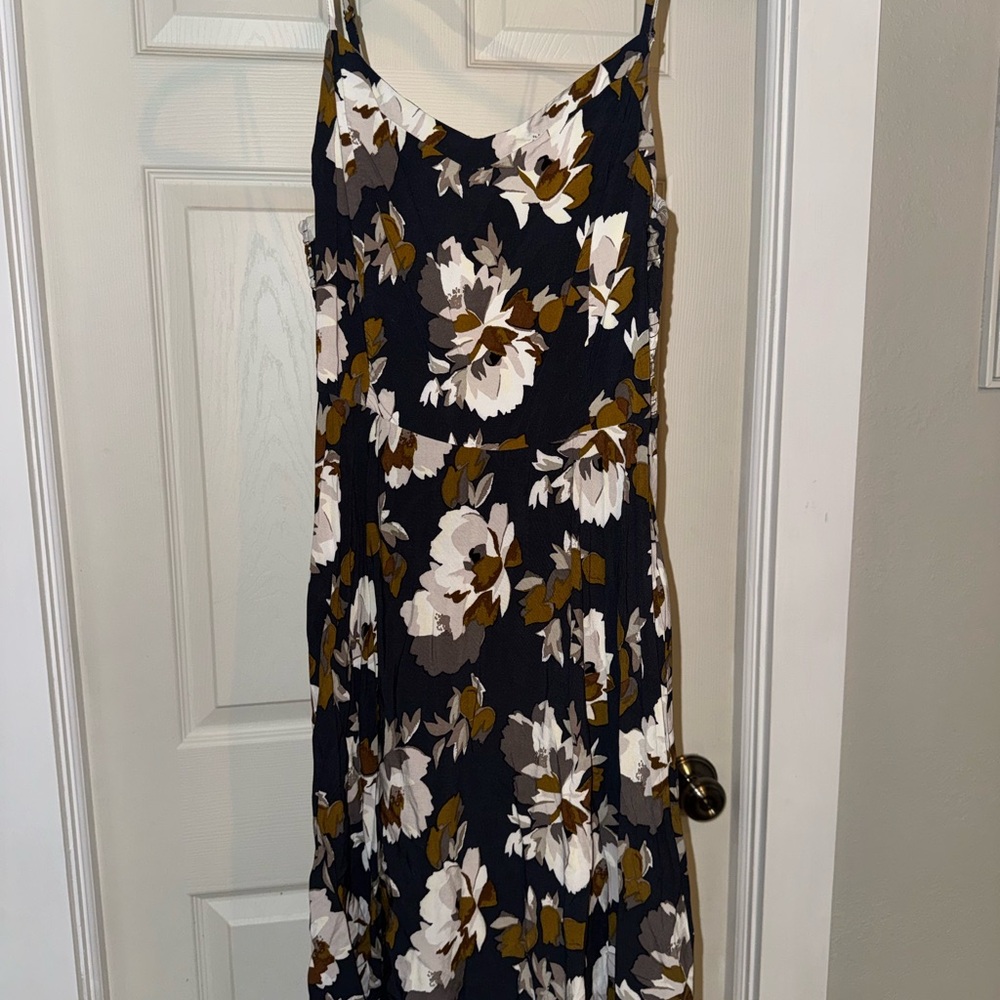 6/$15 Floral Midi Dress